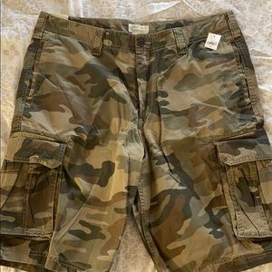 Gap Camo Cargo Shorts size 36